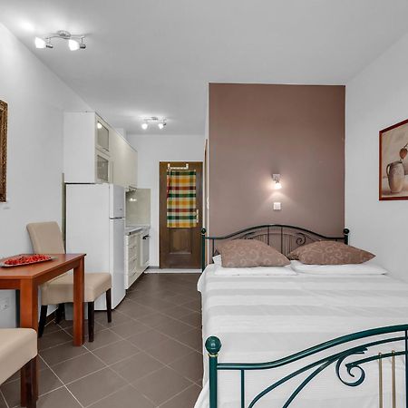 Apartments And Rooms With Parking Space Duce, Omis - 10303 Phòng bức ảnh