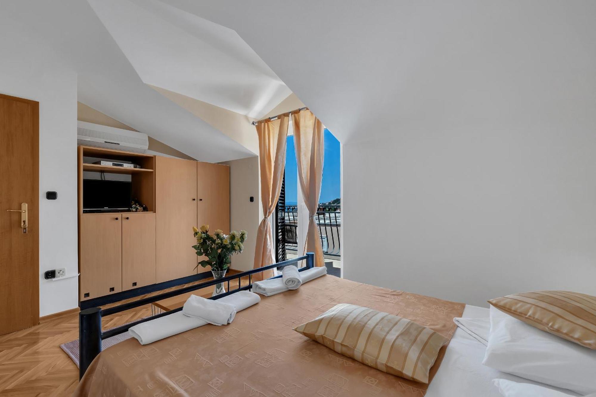Apartments And Rooms With Parking Space Duce, Omis - 10303 Phòng bức ảnh